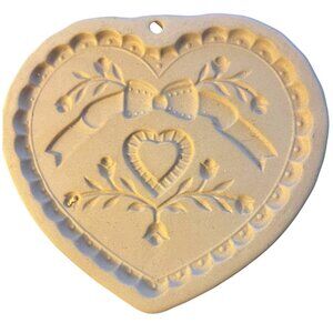 Vtg 1992 THE PAMPERED CHEF Sweet-Heart Stoneware Cookie Biscuit Mold